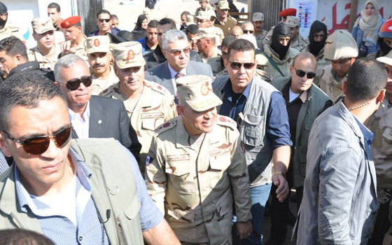   مصر اليوم - الفريق أول صدقي صبحي يتفقد سير العملية الانتخابية في عدد من اللجان