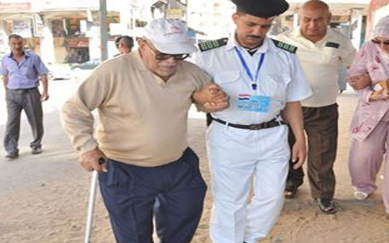   مصر اليوم - تواجد أمني مكثف في محيط المقرات الانتخابيّة في بورسعيد