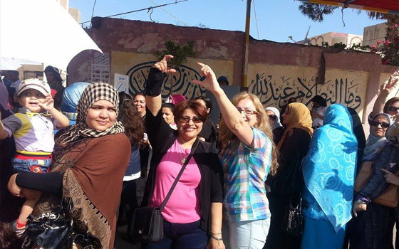  مصر اليوم - إقبال مكثف للسيدات على اللجان الانتخابيّة في بورفؤاد