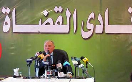   مصر اليوم - نادي القضاة ينفي قيام قاض بتقبيل السيسي في مصر الجديدة