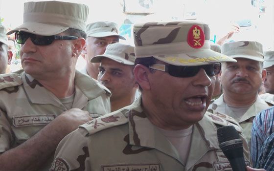   مصر اليوم - قائد الجيش الثاني يتفقد قوات تأمين الانتخابات في بورسعيد