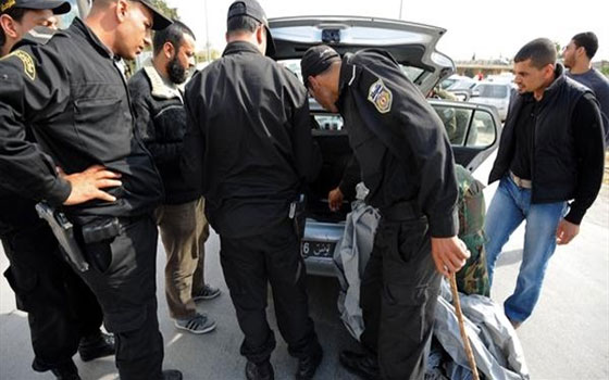 مصر اليوم - مقتل أربعة عناصر من الأمن التونسي في هجوم مسلح