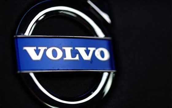   مصر اليوم - فولفو تطلق S60 2015 محدَّثة بمحرك E-Drive