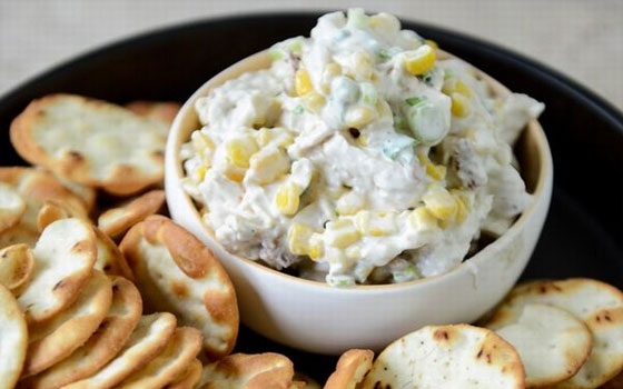   مصر اليوم - تحضير سلطة الذرة بالزبادي