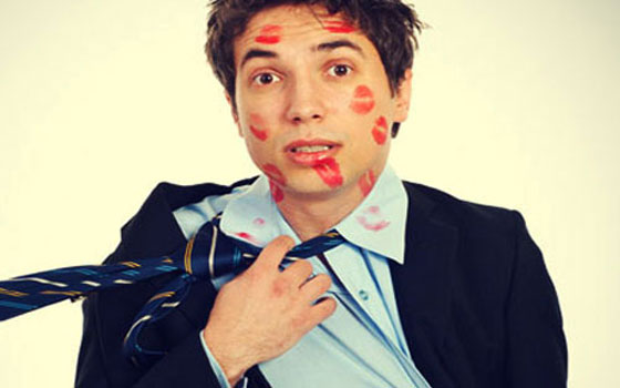 مصر اليوم - الغيرة وتحذير الرجل من النساء يلفت انتباهه للخيانة