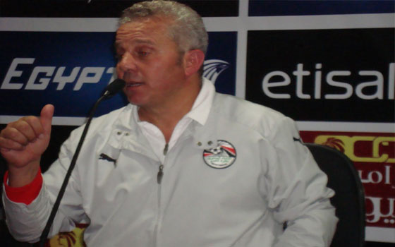 مصر اليوم - شوقي غريب يختار 26 لاعبًا لمباراتي شيلي وجاميكا