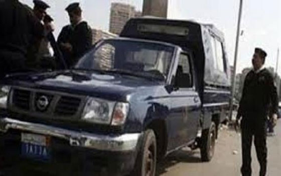 مصر اليوم - توقيف 27 مشتبهًا باستهداف سيّارة شرطة في العريش