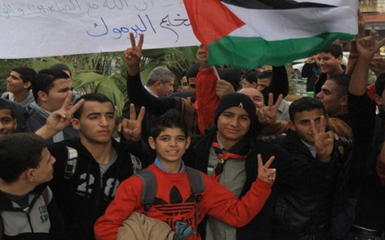   مصر اليوم - السماح لطلاب الشهادات بالخروج من اليرموك تزامنًا مع القصف على ريف دمشق