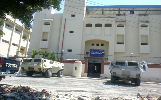 مصر اليوم - قناصة يطلقون النار على محيط قسم الشيخ زويد دون وقوع اصابات