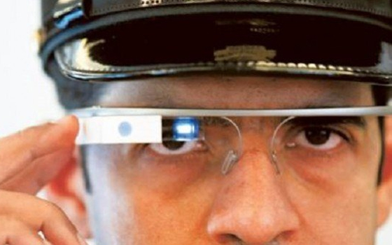   مصر اليوم - شرطة دبي تعتزم أستخدام نظارة جوجل في إصدار الغرامات المرورية