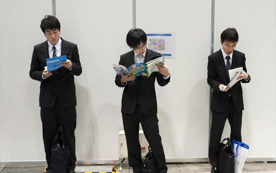   مصر اليوم - معدل البطالة الياباني يستقر في أبريل عند أدنى مستوى