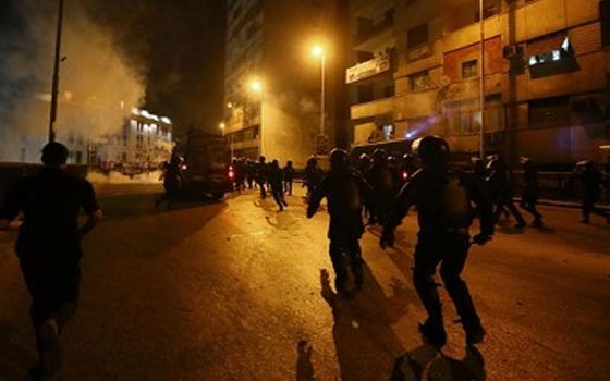   مصر اليوم - مقتل قائد سيارة دون لوحات إثر انفجارها في شارع رمسيس