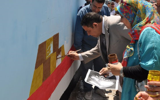 مصر اليوم - محافظ البحيرة يشارك في فعاليات يوم في حب مصر