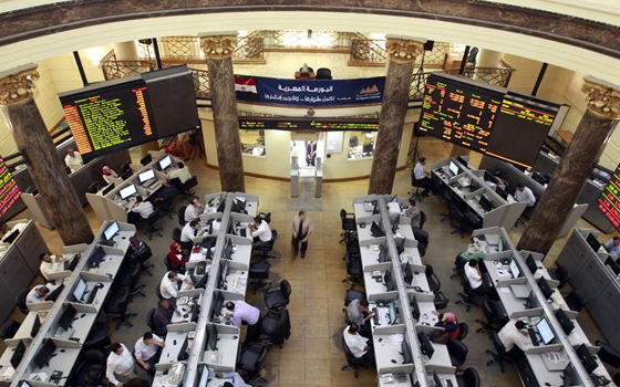  مصر اليوم - البورصة تُقرِّر وقف التَّداول نصف ساعة لتراجع المؤشر إيجي إكس 100 5%