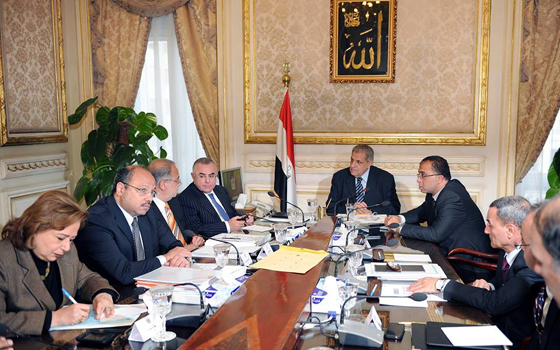   مصر اليوم - مراجعة النسخة النهائيّة لقانون الضرائب على الأوراق الماليّة وإحالته لمنصور