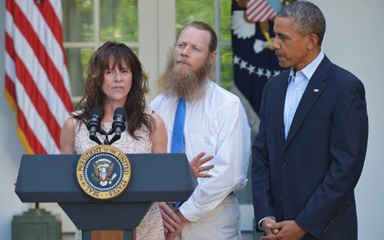   مصر اليوم - والدا الجندي الأميركي الذي أفرجت عنه طالبان يوجهان رسالة إلى ابنهما