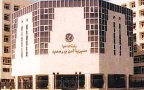   مصر اليوم - أمن بورسعيد يضبط مخزنيْن بداخلهما 120 طناً من البضائع المهرَّبة