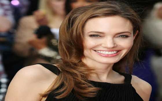   مصر اليوم - إنجلينا جولي تعتزل بعد تجسيد ملكة مصر كيلوباترا