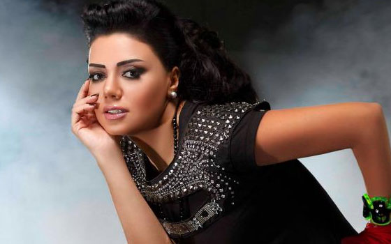   مصر اليوم - رانيا يوسف متمردة في الصندوق الأسود وإبنة بارة في السبع وصايا