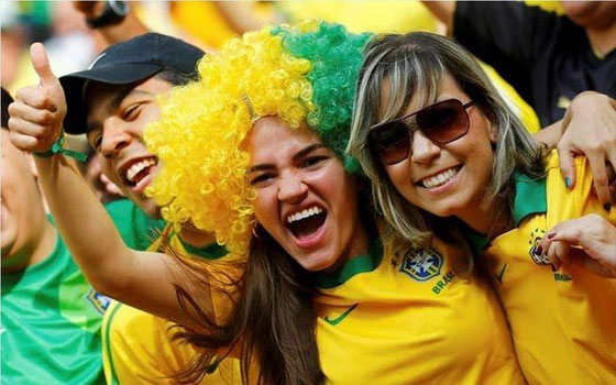   مصر اليوم - مخاوف من نقل مؤيدي كرة القدم في المونديال البرازيلي لفيروس حمى الدنج