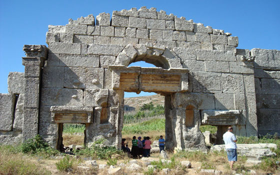   مصر اليوم - العثور على معبد قديم يرجع إلى نهاية القرن الثاني الميلادي في فرنسا