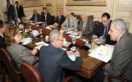   مصر اليوم - مجلس الوزراء يعقد اجتماعه الأخير قبل استقالته ويقدم تعازيه للقوات المسلحة في شهدائها