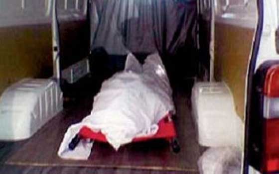 مصر اليوم - إخراج جثة شخص من مدفنه بعد إتهام زوجته لأشقائه بقتله بالسم