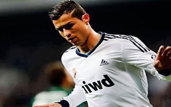   مصر اليوم - ساحر غاني يدعي التسبب في إصابة رونالدو لإبعاده مواجهة غانا