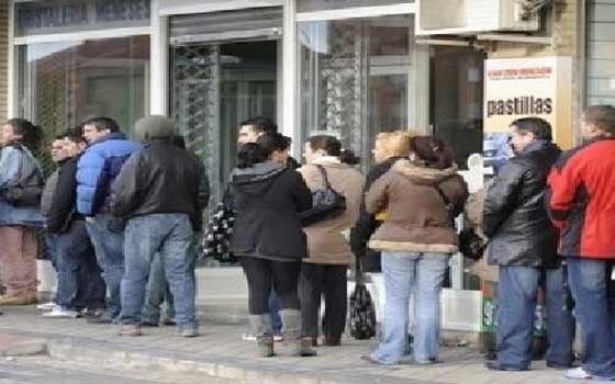   مصر اليوم - من الموظفين الاسبان يعملون بقطاع الخدمات 76 %