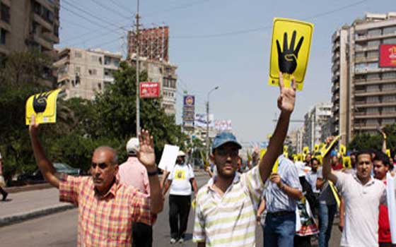   مصر اليوم - أنصار مرسي في بني سويف يتظاهرون للمطالبة بالإفراج عن المعتقلين