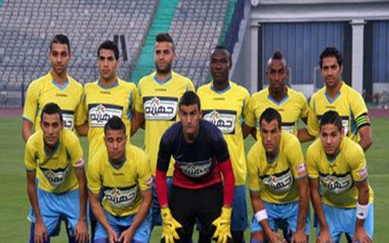   مصر اليوم - جماهير الدراويش تطالب بإقالة رئيس النادي بسبب رحيل النجوم