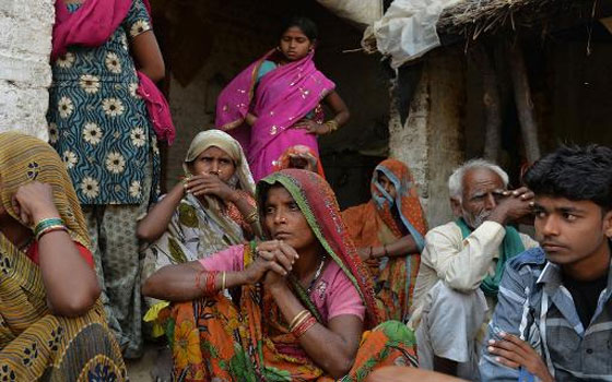 مصر اليوم - القرويات الهنديات يطالبن باقامة مراحيض في قراهن