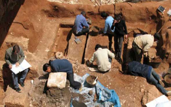   مصر اليوم - مواطن يكتشف معبدًا فرعونيًّا أسفل منزله أثناء تنقيبه عن الآثار