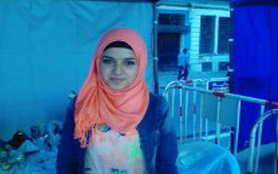   مصر اليوم - قندورة الفرقاني تُمثِّل للسياح التُّراث العنابي الحقيقي