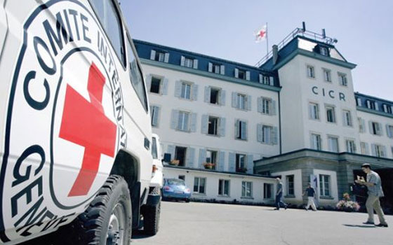 مصر اليوم - اللجنة الدولية للصليب الأحمر تعلن تجميد عملياتها في ليبيا موقتًا