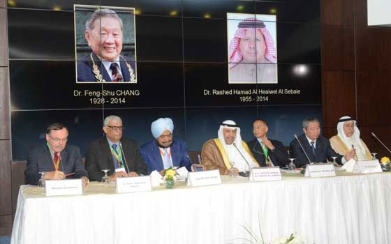 مصر اليوم - الشيخ احمد الفهد المشاركة الكثيفة بمؤتمر التحكيم الرياضي دليل وعي