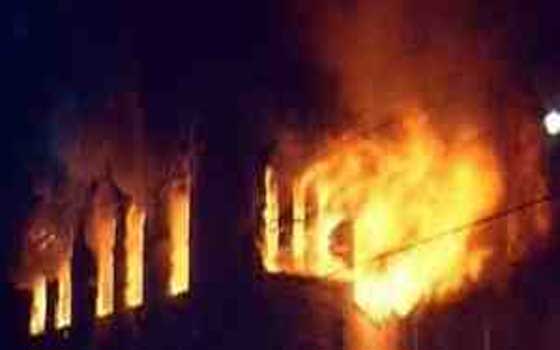   مصر اليوم - إصابة 10 أشخاص جراء حريق شطورة في سوهاج