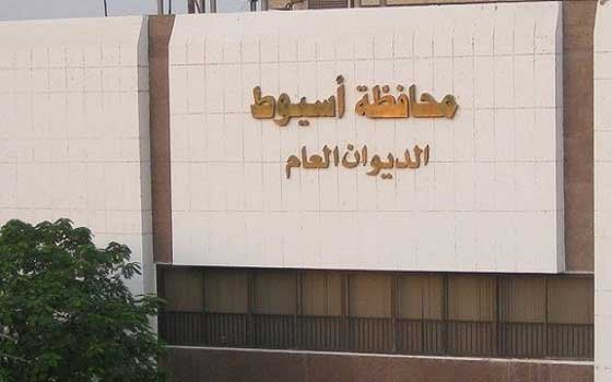   مصر اليوم - جنازة شعبية لشهيد الشرطة في أسيوط