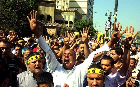 مصر اليوم - جنح الأربعين تقضي بالحبس المشدد ثلاث سنوات لأربعة من إخوان السويس