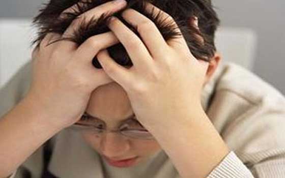   مصر اليوم - الموت المفاجىء لأحد أفراد الأسرة قد يعرض الشخص لأمراض عقلية