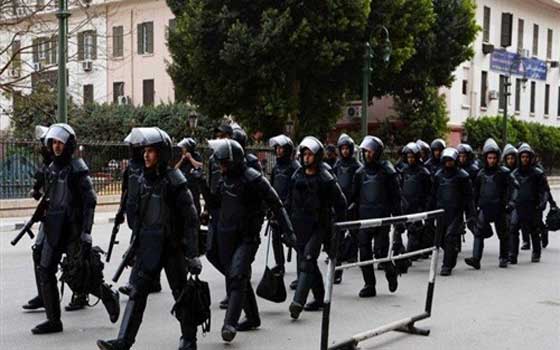 مصر اليوم - قطاع الأمن العام يضبط 11 قنبلة و750 كلغ من الموادِّ شديدة الإنفجار وأسلحة متنوِّعة