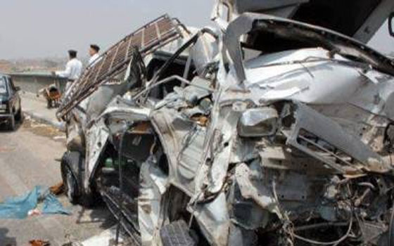   مصر اليوم - مقتل 4 وإصابة 3 في حادث طريق في الإسكندريّة