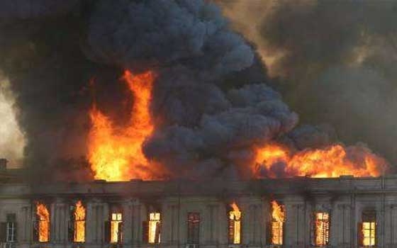   مصر اليوم - حريق يلتهم 7 منازل و11 رأس ماشية ودابة في سوهاج