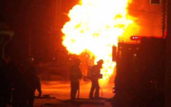   مصر اليوم - السيطرة على حريق نشب في محل أجهزة كهربائية في البحيرة