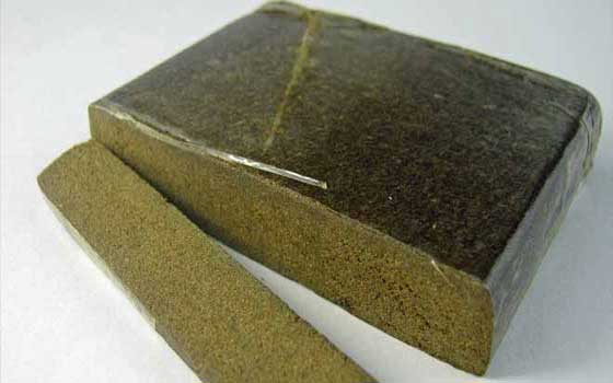   مصر اليوم - ضبط 5 طرب حشيش بحوزة راكب مصري في مطار الأقصر