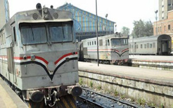   مصر اليوم - استئناف حركة القطارات في المنيا بعد توقفها بسبب ماس كهربائي