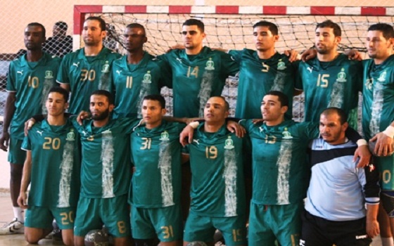   مصر اليوم - الأهلي يحتفظ بكأس نائب رئيس الدولة لكرة اليد بفوزه على النصر