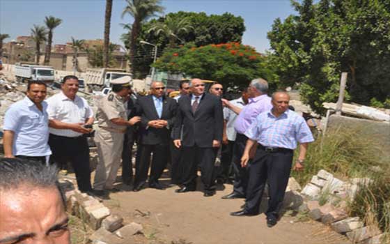 مصر اليوم - محافظ بني سويف يقود حملة إزالات في مدينة ببا