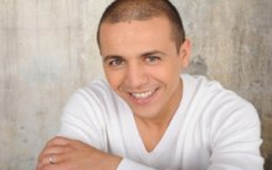 مصر اليوم - أمير الراي الصغير يعود للساحة الفنية بألبوم جديد