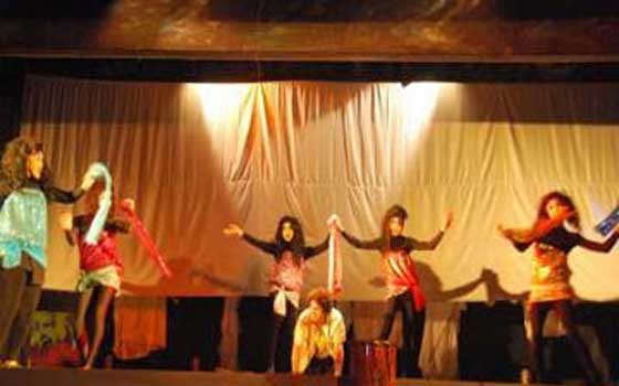   مصر اليوم - سيد خطاب وعماد سعيد يشاركان في تحكيم نهائيات مهرجان آفاق مسرحية